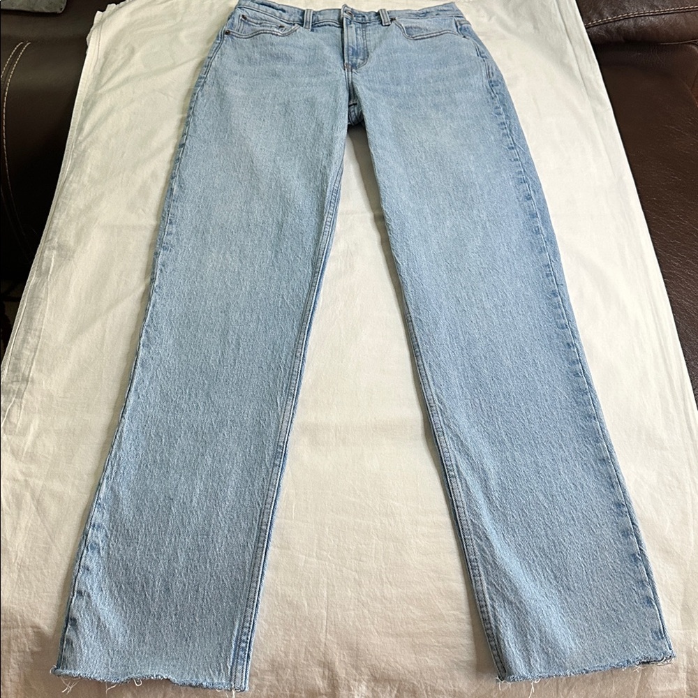 Abercrombie & Fitch Curve Love Mid Rise Straight Jean Size 28 - Picture 2 of 11